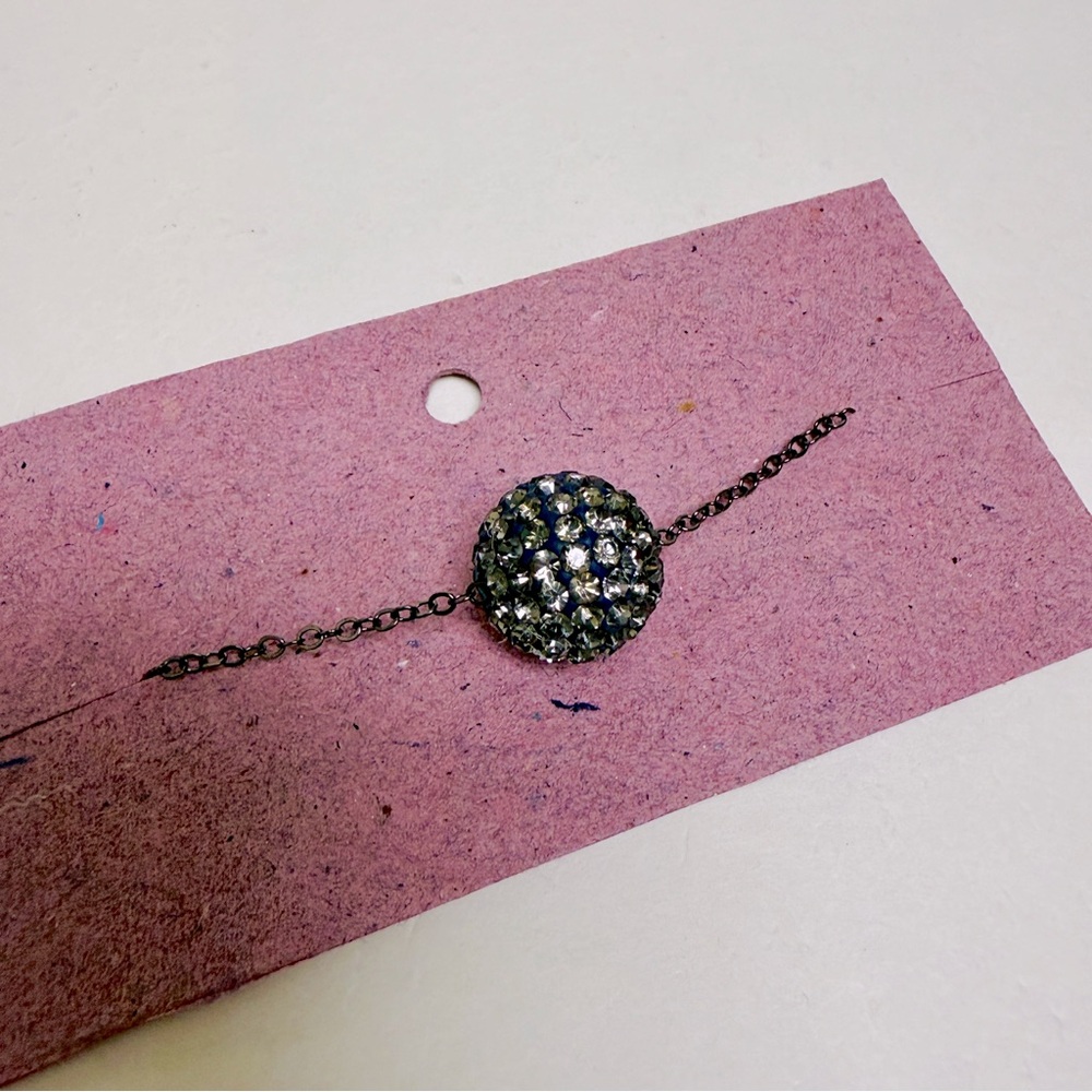 🦚 10 for $10 🦚 Gunmetal Bracelet with Chunky Crystal Accent
